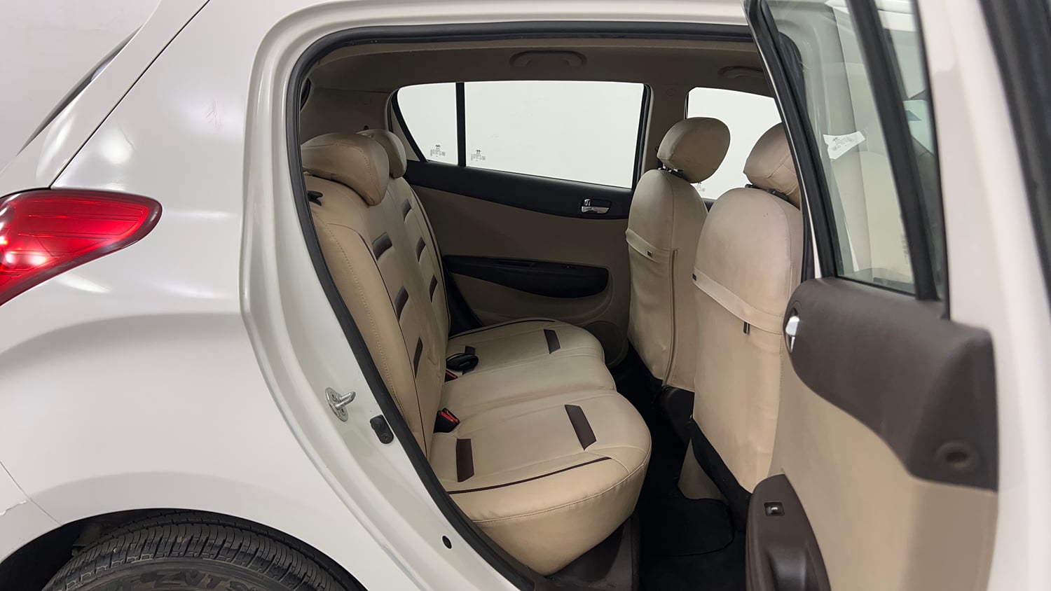 Used 2012 Hyundai i20 Sportz 1.2 BS-IV Petrol Manual interior RIGHT SIDE REAR DOOR CABIN VIEW