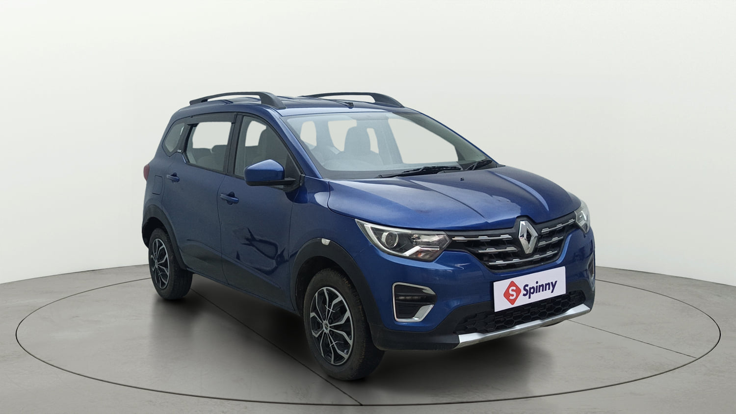 Used 2020 Renault Triber RXZ Petrol Manual exterior RIGHT FRONT CORNER VIEW