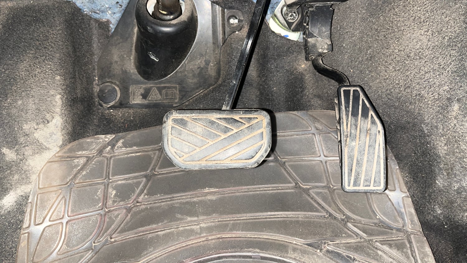 Used 2022 Maruti Suzuki Ignis Delta 1.2 AMT Petrol Automatic interior PEDALS VIEW