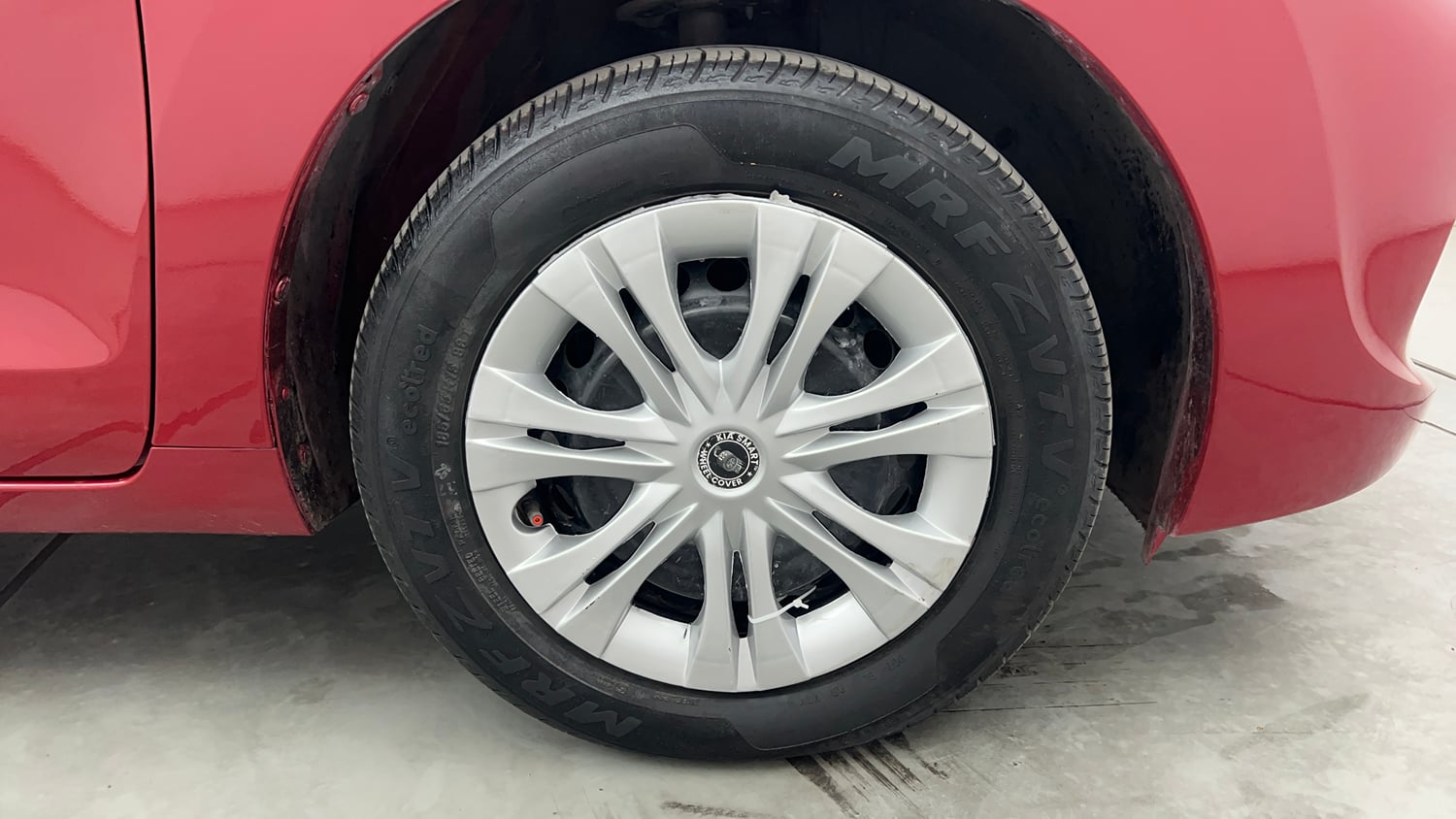 Used 2019 Maruti Suzuki Baleno Delta Petrol Manual tyres RIGHT FRONT TYRE RIM VIEW