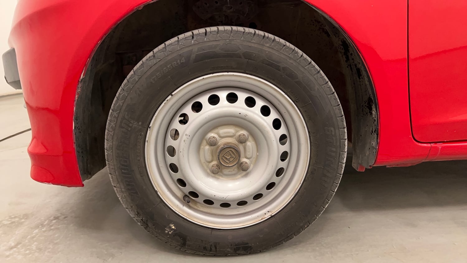 Used 2014 Honda Brio EX MT Petrol Manual tyres LEFT FRONT TYRE RIM VIEW