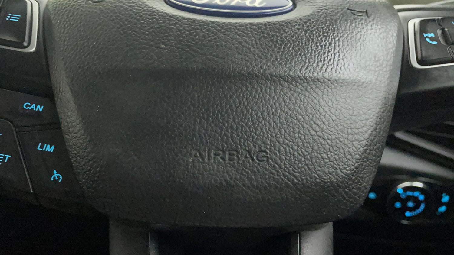 Used 2019 Ford EcoSport Titanium + 1.5L TDCi Diesel Manual top_features Airbags