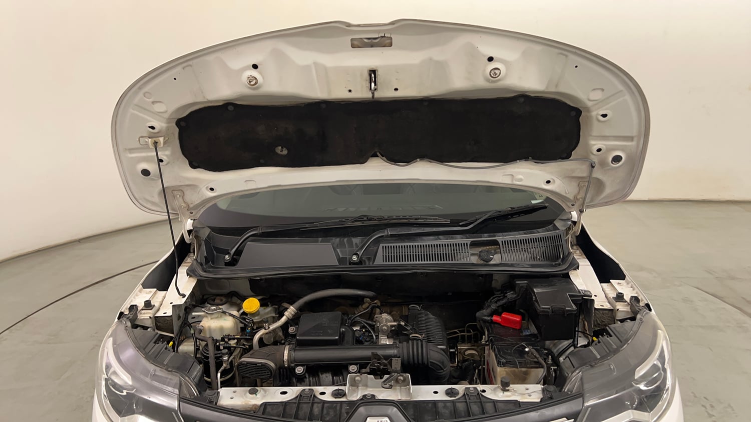 Used 2022 Renault Triber RXZ Petrol Manual engine ENGINE & BONNET OPEN FRONT VIEW