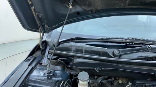 Used 2017 Maruti Suzuki Ciaz Sigma 1.4 MT Petrol Manual engine ENGINE RIGHT SIDE HINGE & APRON VIEW
