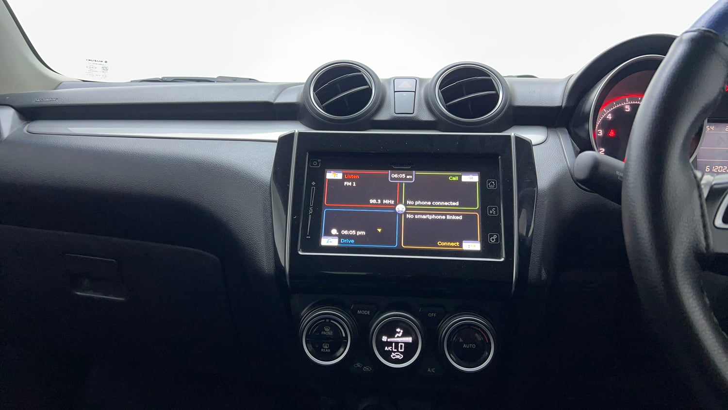 Used 2019 Maruti Suzuki Swift ZXi Plus Petrol Manual top_features Touch screen infotainment system