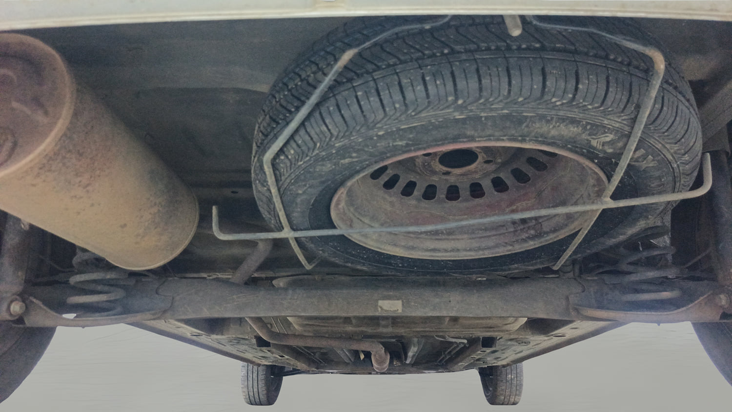 Used 2020 Renault Triber RXZ Petrol Manual extra REAR UNDERBODY VIEW (TAKEN FROM REAR)