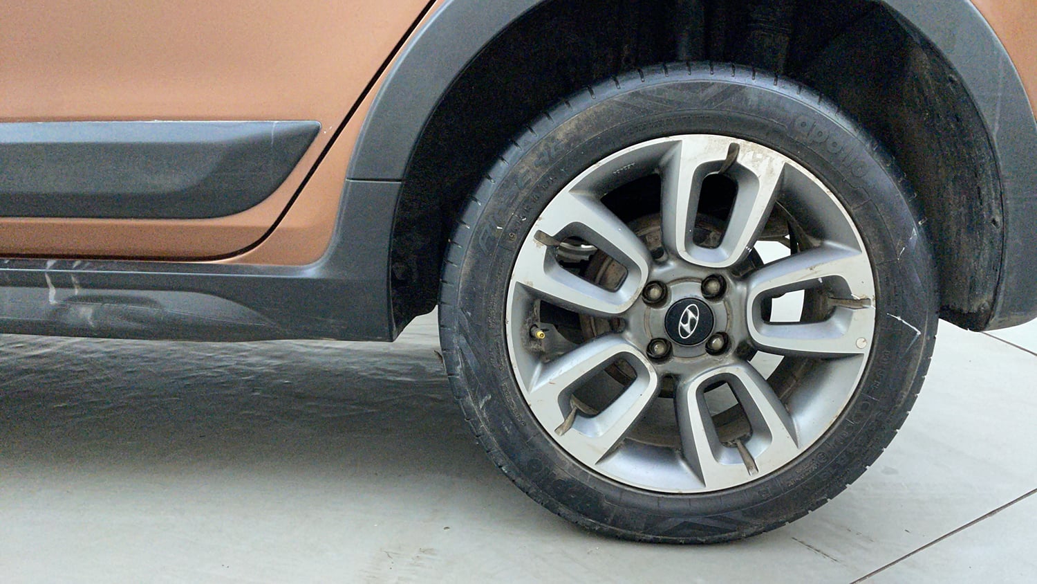 Used 2016 Hyundai i20 Active 1.2 SX Petrol Manual tyres LEFT REAR TYRE RIM VIEW