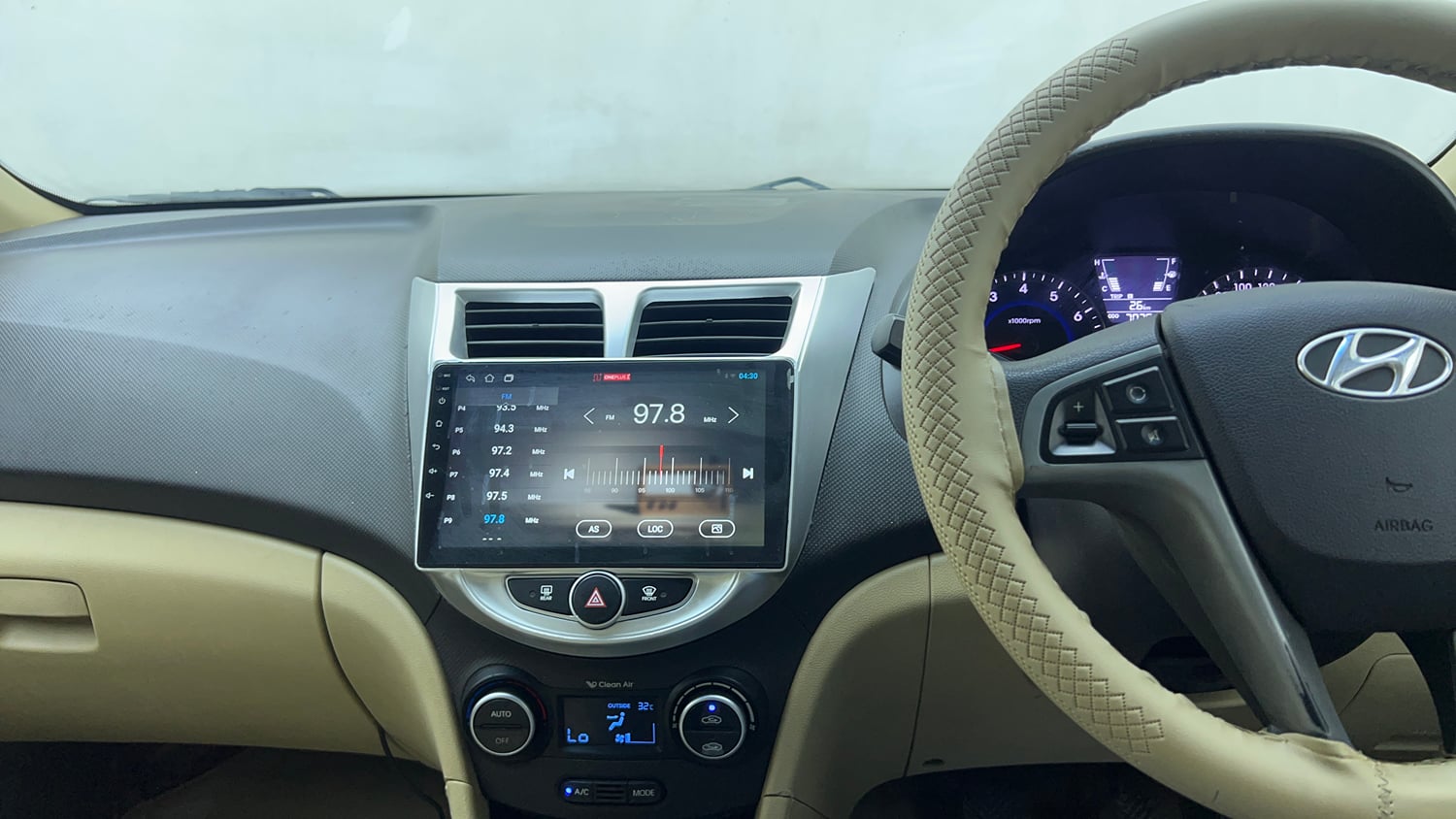Used 2016 Hyundai Verna 1.6 VTVT SX Petrol Manual top_features Integrated (in-dash) music system