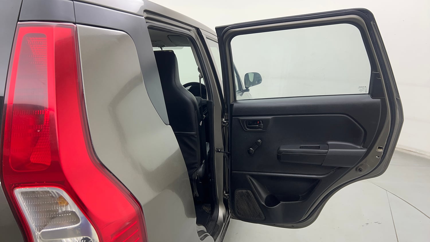 Used 2022 Maruti Suzuki Wagon R LXi (O) 1.0 CNG Cng Manual interior RIGHT REAR DOOR OPEN VIEW