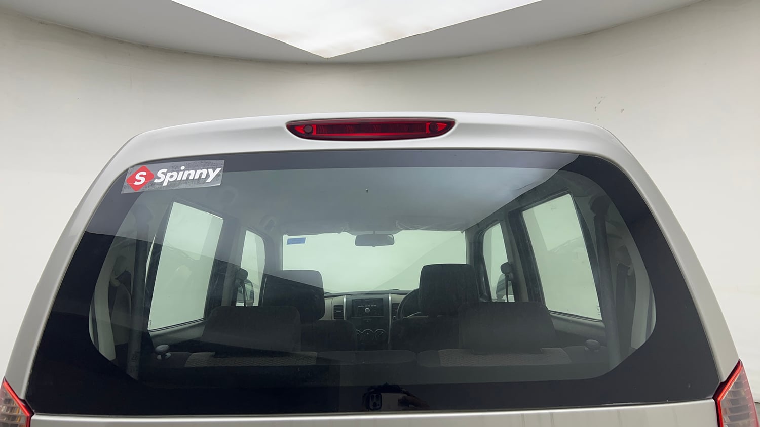 Used 2013 Maruti Suzuki Wagon R LXI Petrol Manual exterior BACK WINDSHIELD VIEW