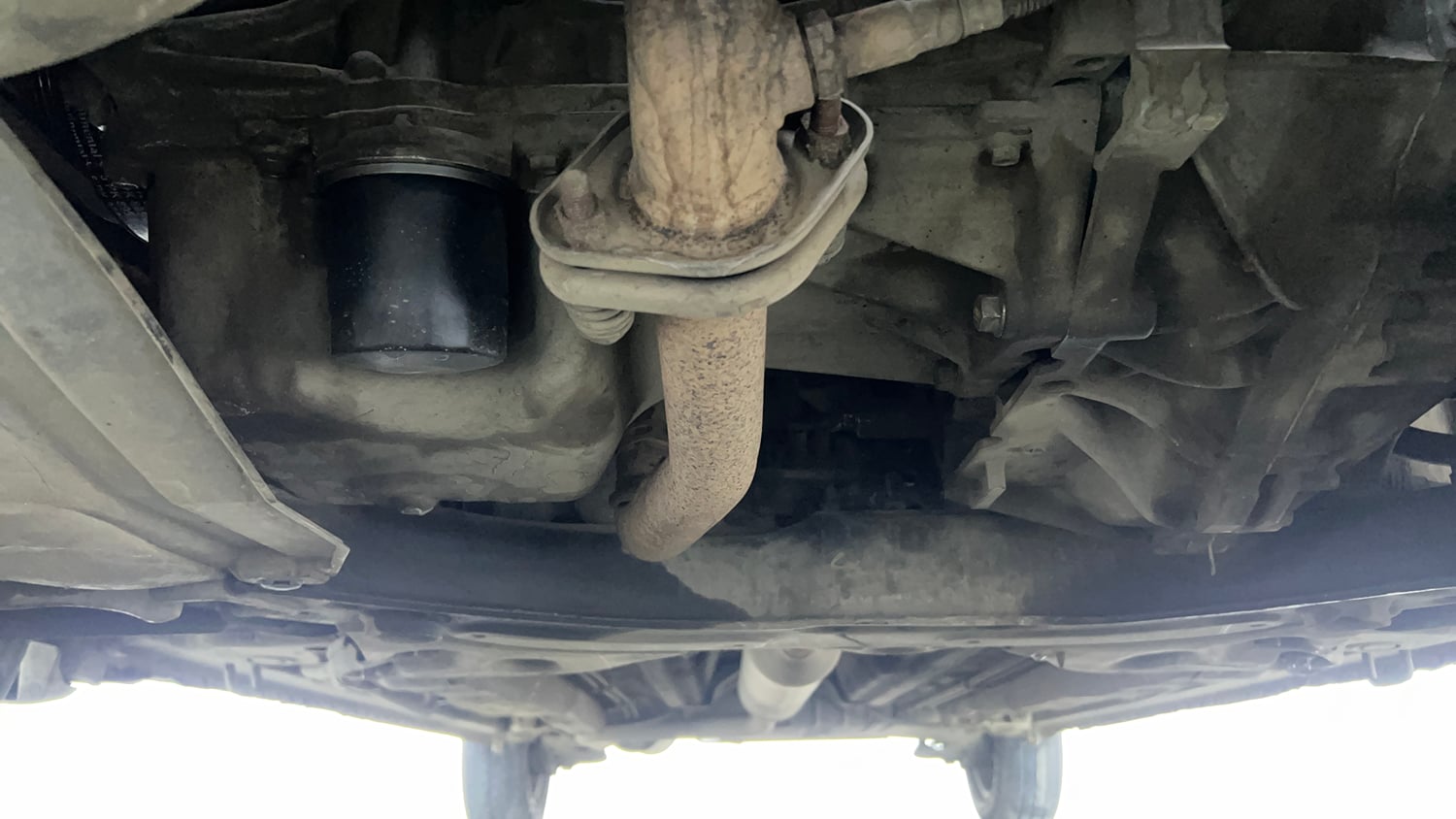 Used 2015 Maruti Suzuki Ertiga Vxi Petrol Manual extra FRONT LEFT UNDERBODY VIEW