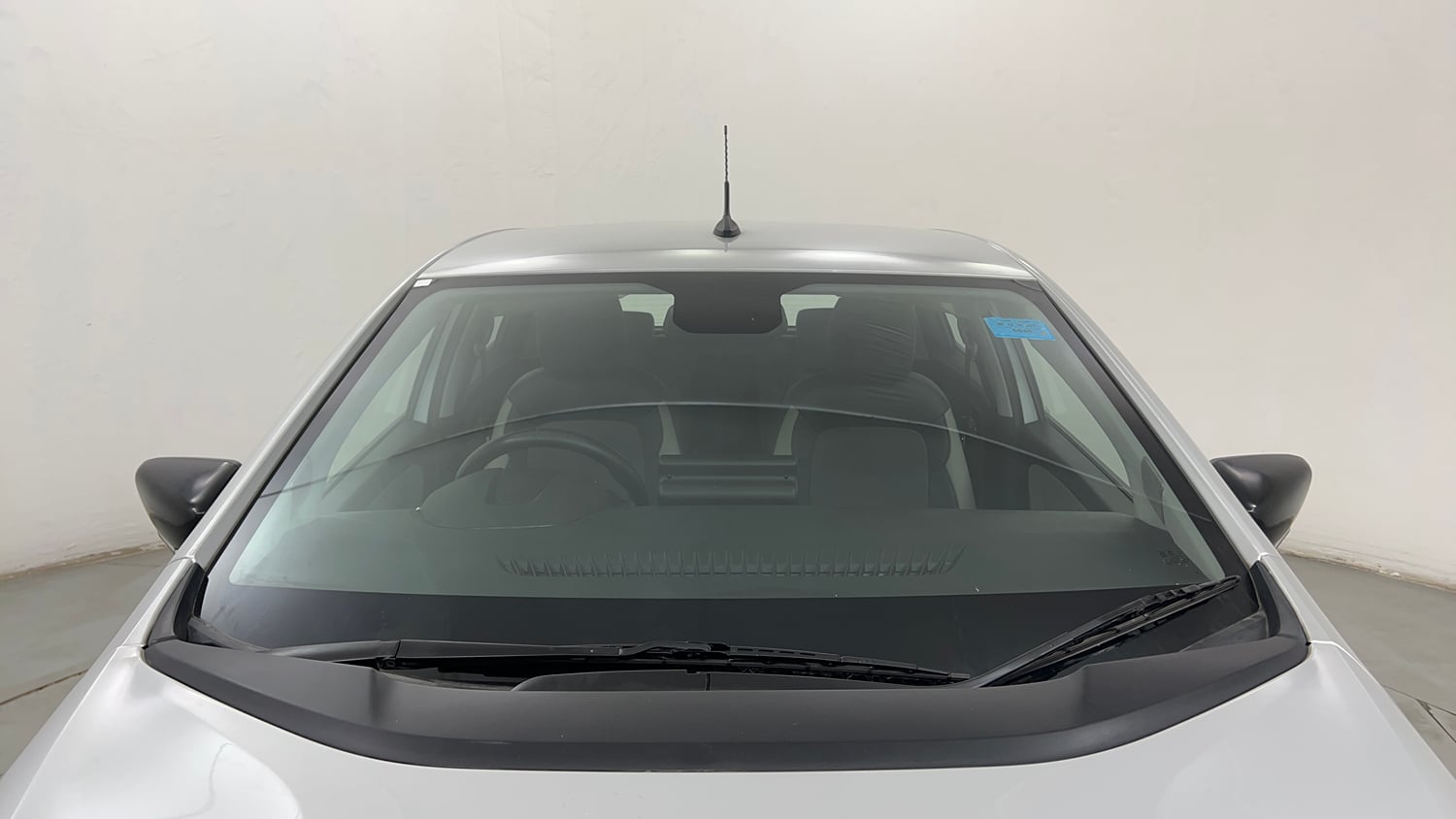 Used 2020 Tata Altroz XZ Petrol Petrol Manual exterior FRONT WINDSHIELD VIEW