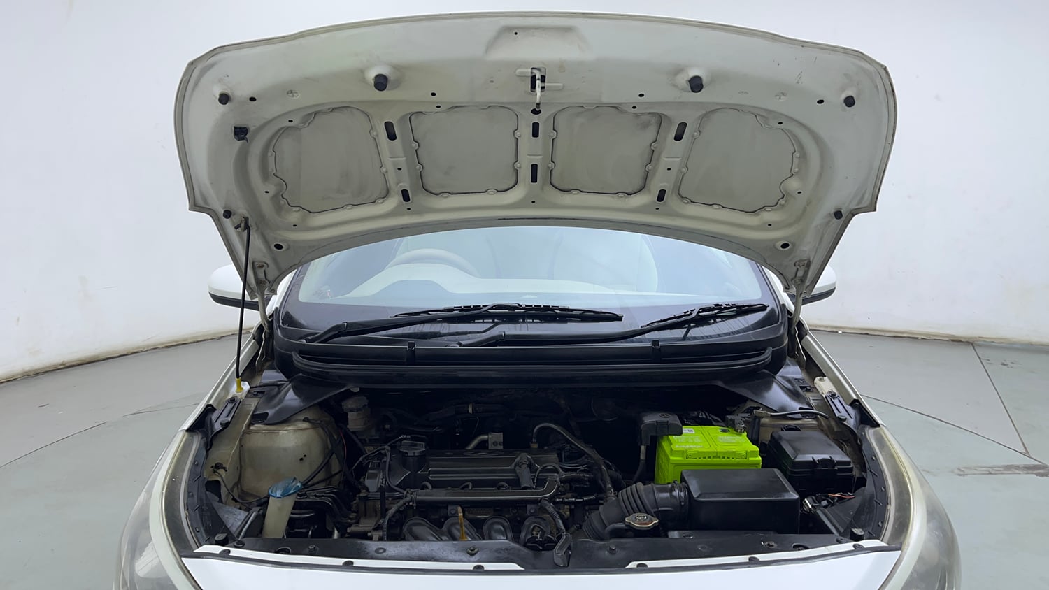 Used 2015 Hyundai Elite i20 Magna 1.2 Petrol Manual engine ENGINE & BONNET OPEN FRONT VIEW
