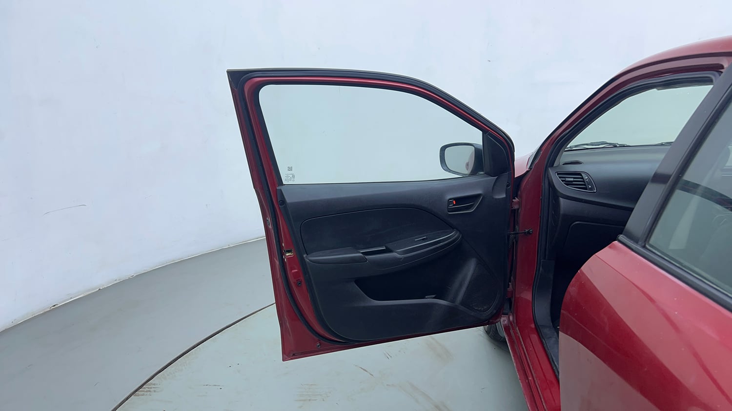 Used 2021 Maruti Suzuki Baleno Sigma Petrol Manual interior LEFT FRONT DOOR OPEN VIEW