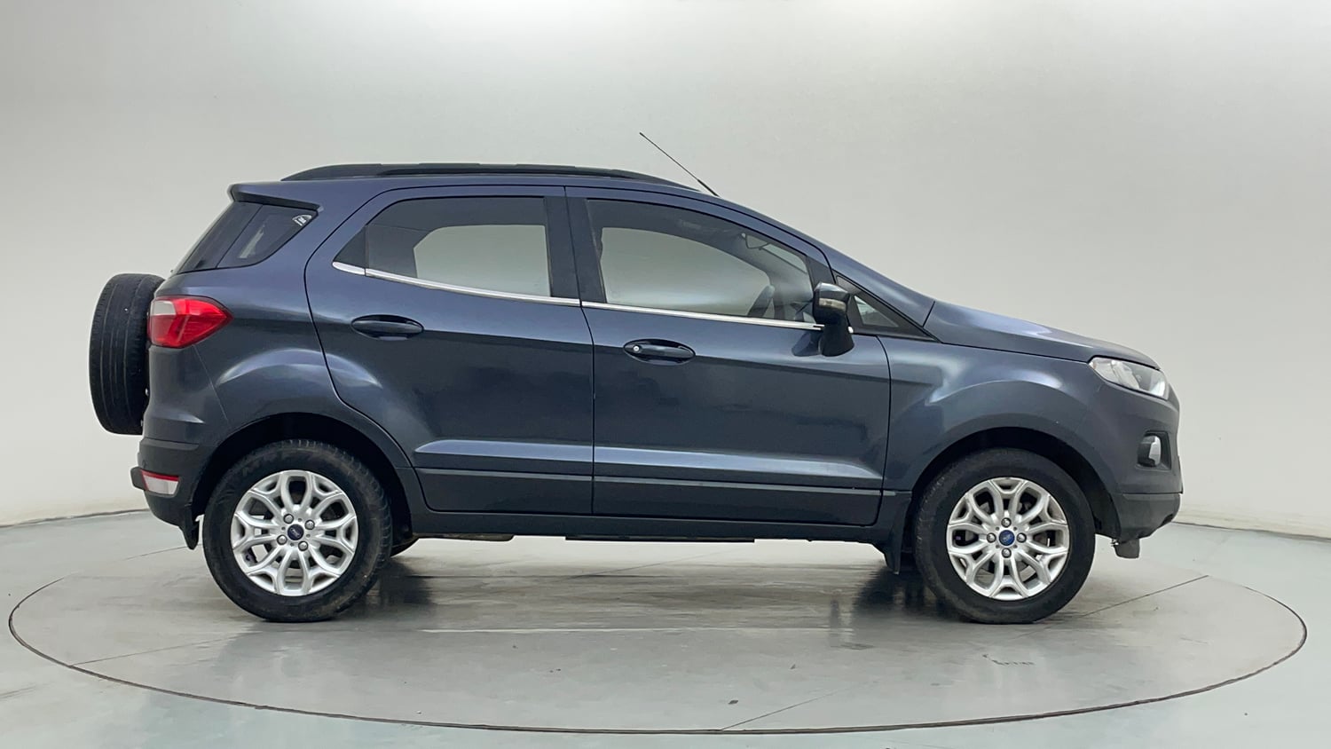 Used 2014 Ford EcoSport Titanium 1.5 TDCi Diesel Manual exterior RIGHT SIDE VIEW