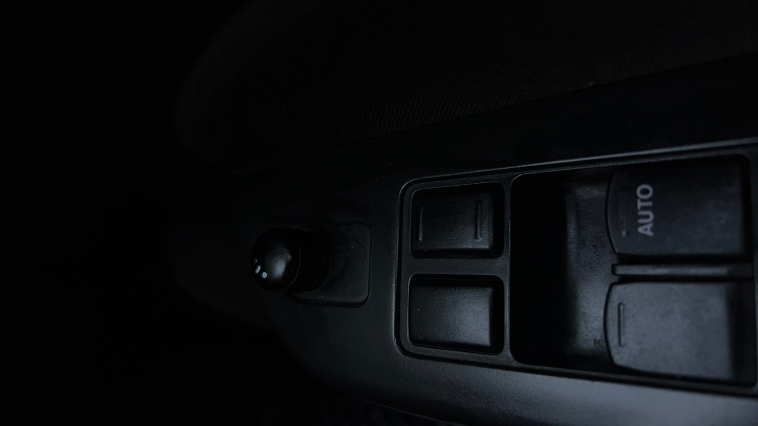 Used 2014 Maruti Suzuki Swift VXi Petrol Manual top_features Adjustable ORVM