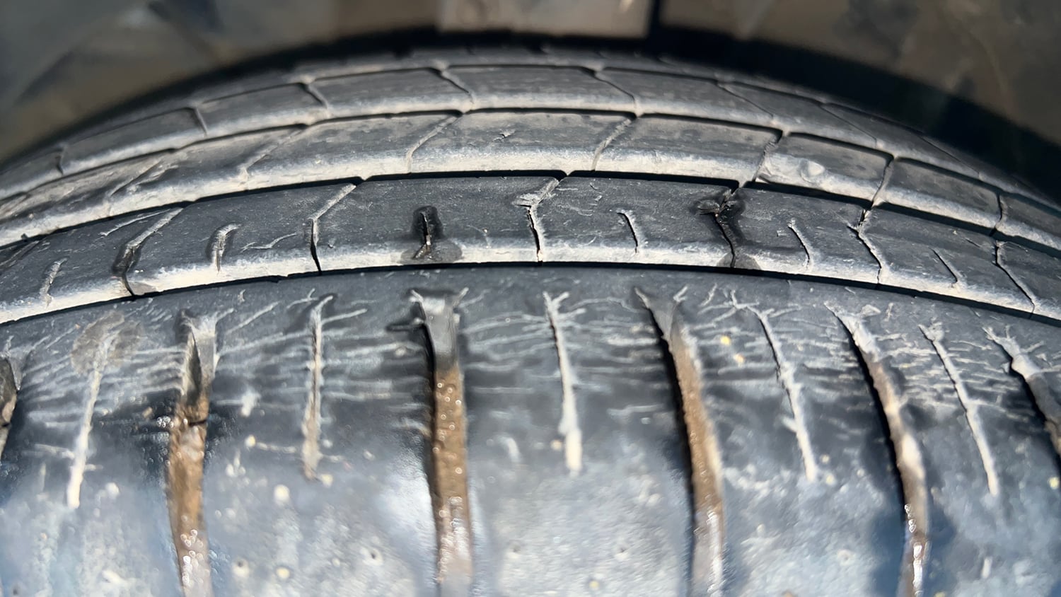 Used 2022 Maruti Suzuki Baleno Alpha MT Petrol Manual tyres LEFT FRONT TYRE TREAD VIEW