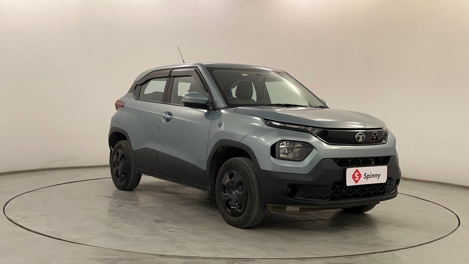 Used 2025 Tata Punch Adventure Plus iCNG Cng Manual exterior RIGHT FRONT CORNER VIEW
