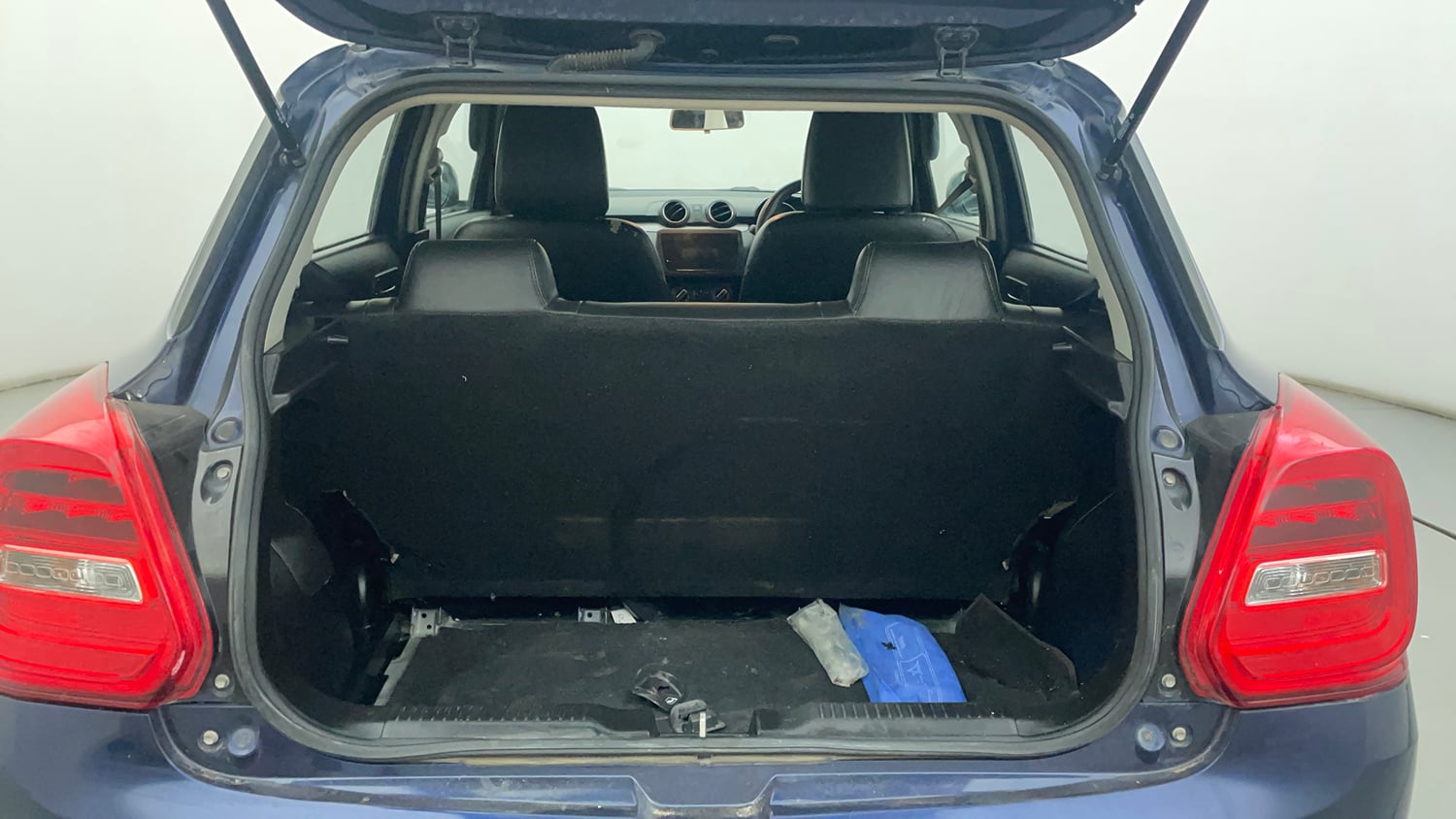 Used 2022 Maruti Suzuki Swift VXi Petrol Manual interior DICKY INSIDE VIEW