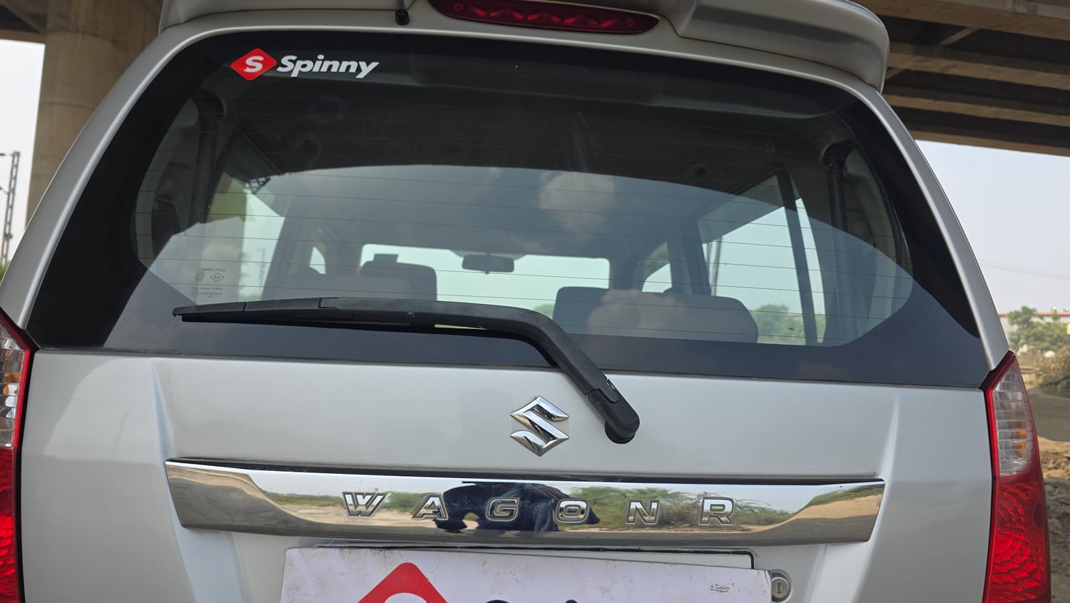 Used 2015 Maruti Suzuki Wagon R VXI Petrol Manual top_features Rear wiper