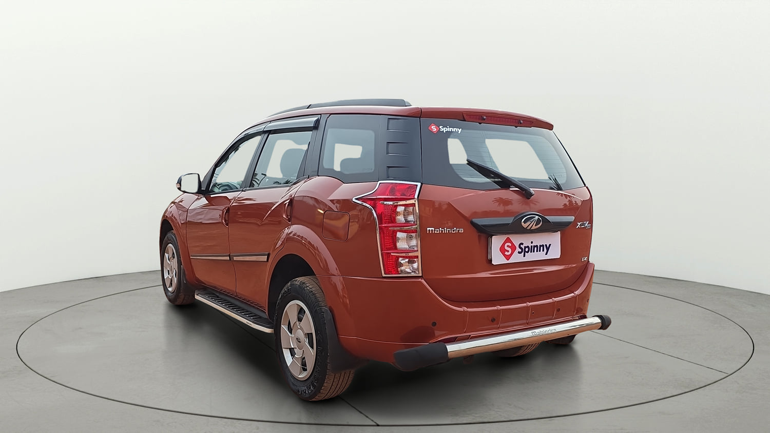 Used 2017 Mahindra XUV500 W4 Diesel Manual exterior LEFT REAR CORNER VIEW