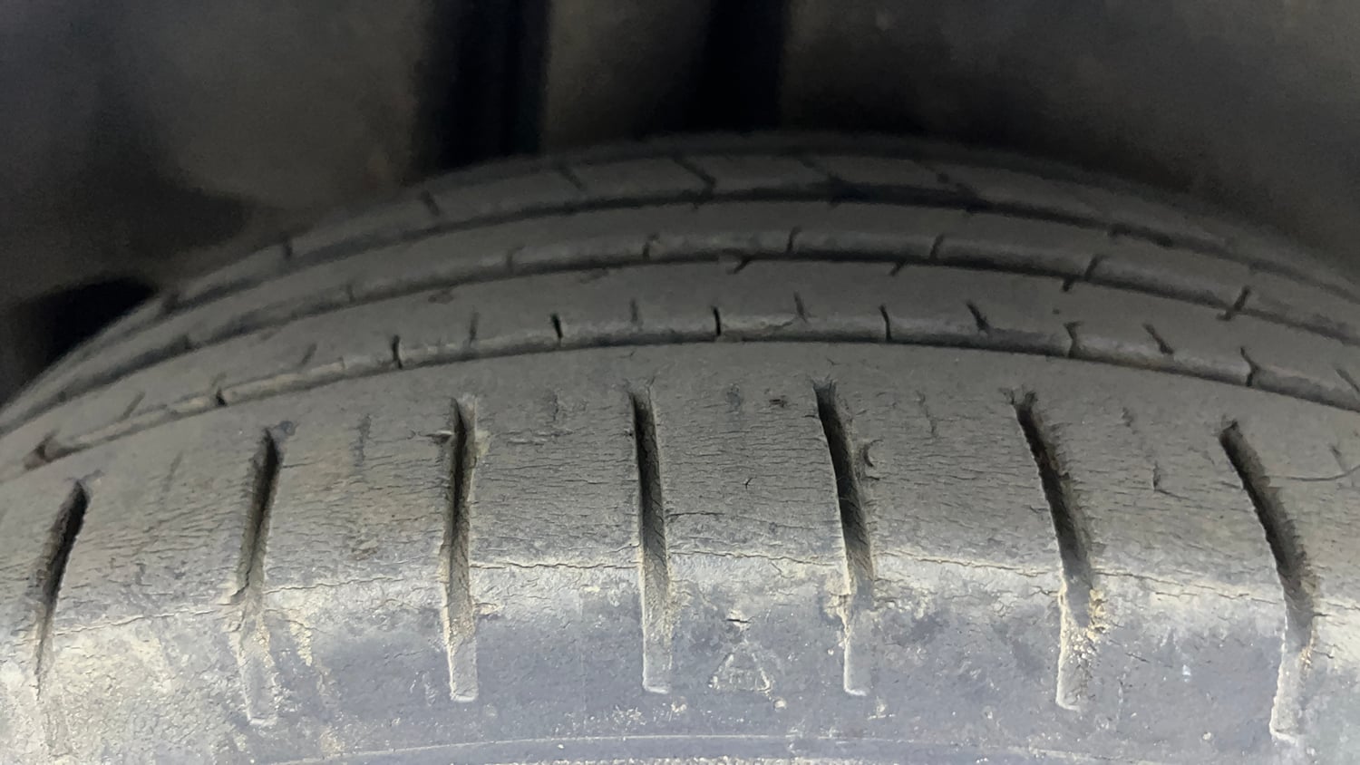 Used 2020 Maruti Suzuki Ciaz Alpha Hybrid 1.5 AT Petrol Automatic tyres RIGHT REAR TYRE TREAD VIEW