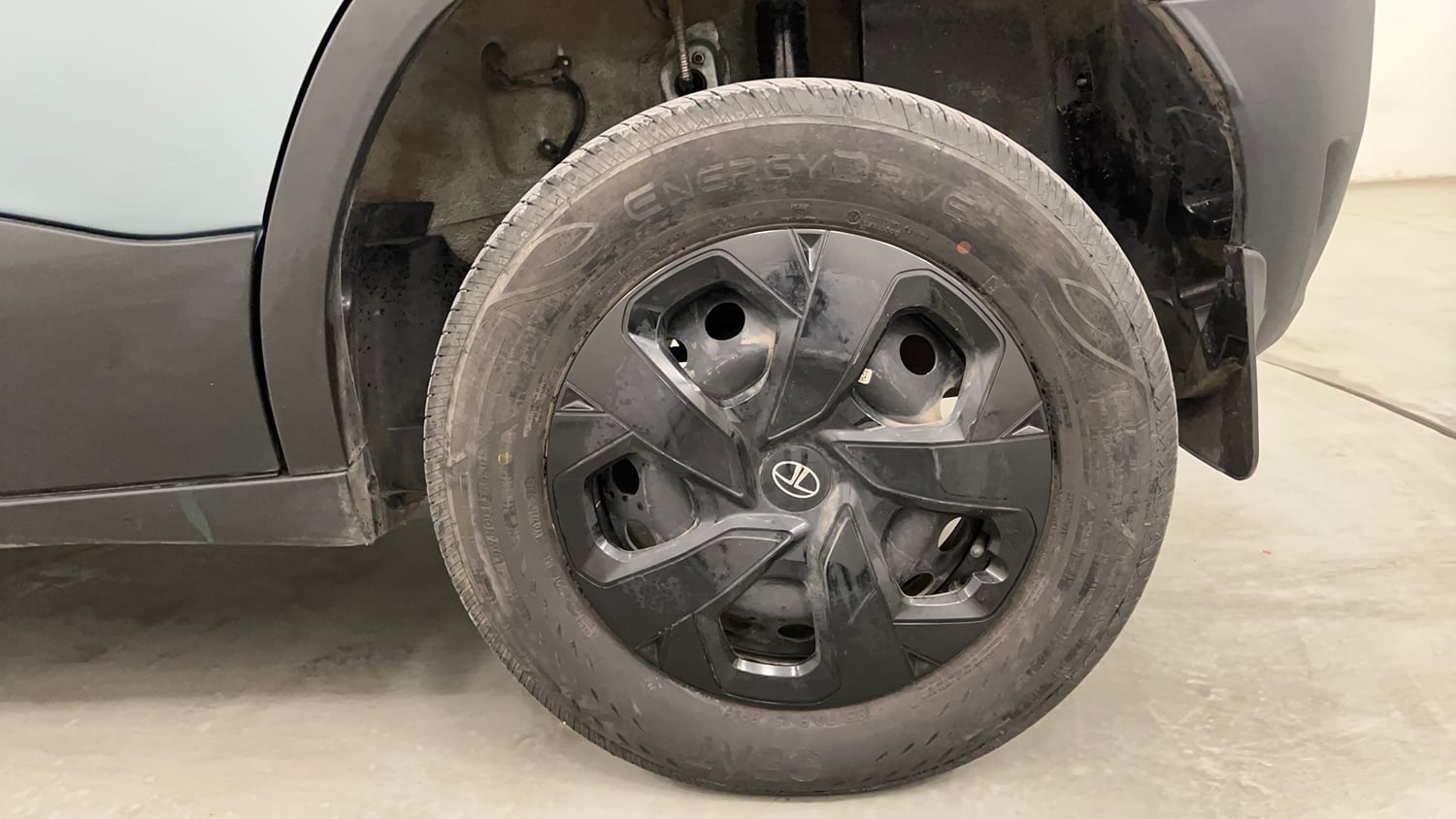 Used 2025 Tata Punch Adventure Plus iCNG Cng Manual tyres LEFT REAR TYRE RIM VIEW