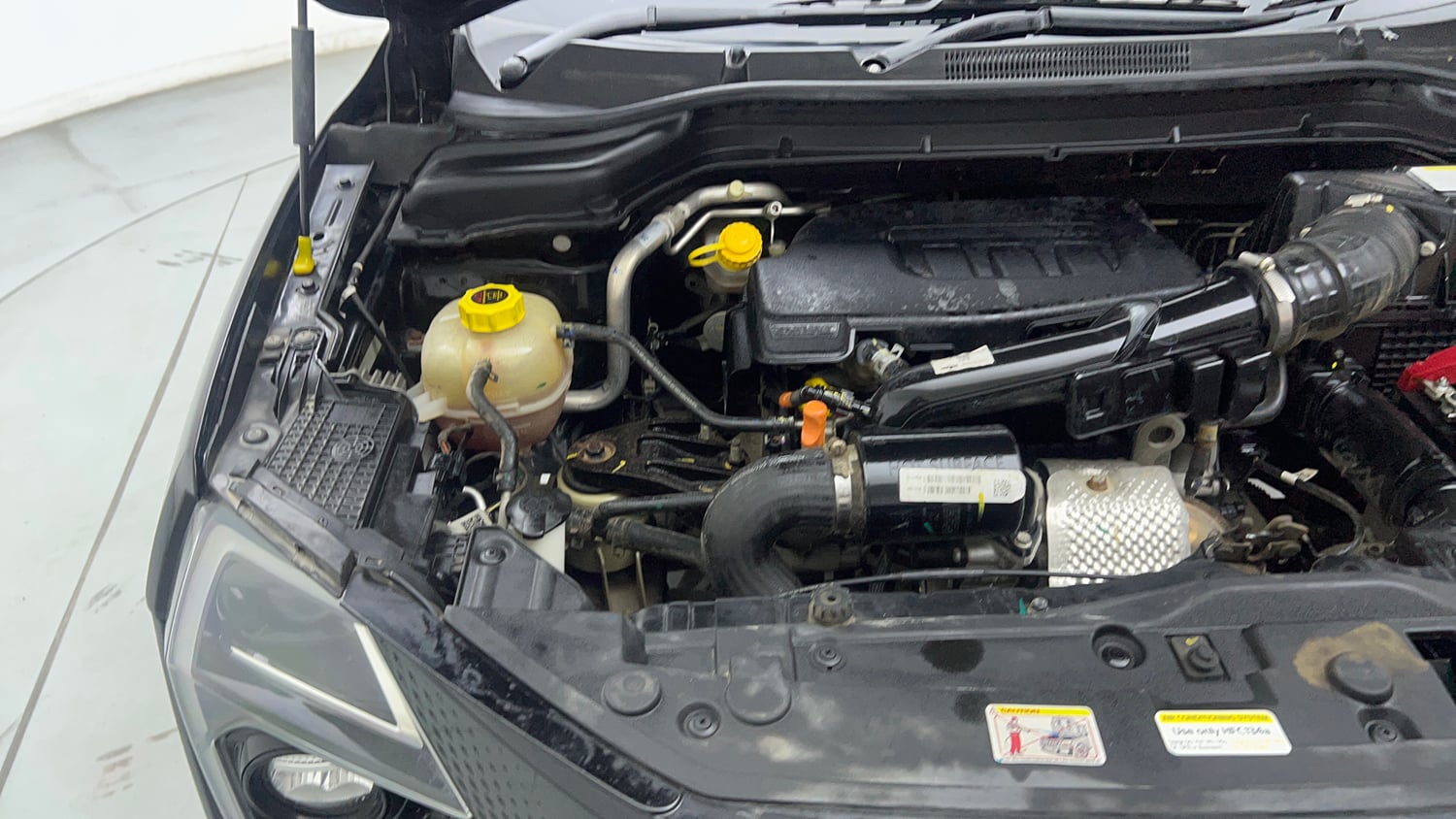 Used 2024 Mahindra XUV 3XO AX5 1.2 Petrol Petrol Manual engine ENGINE RIGHT SIDE VIEW