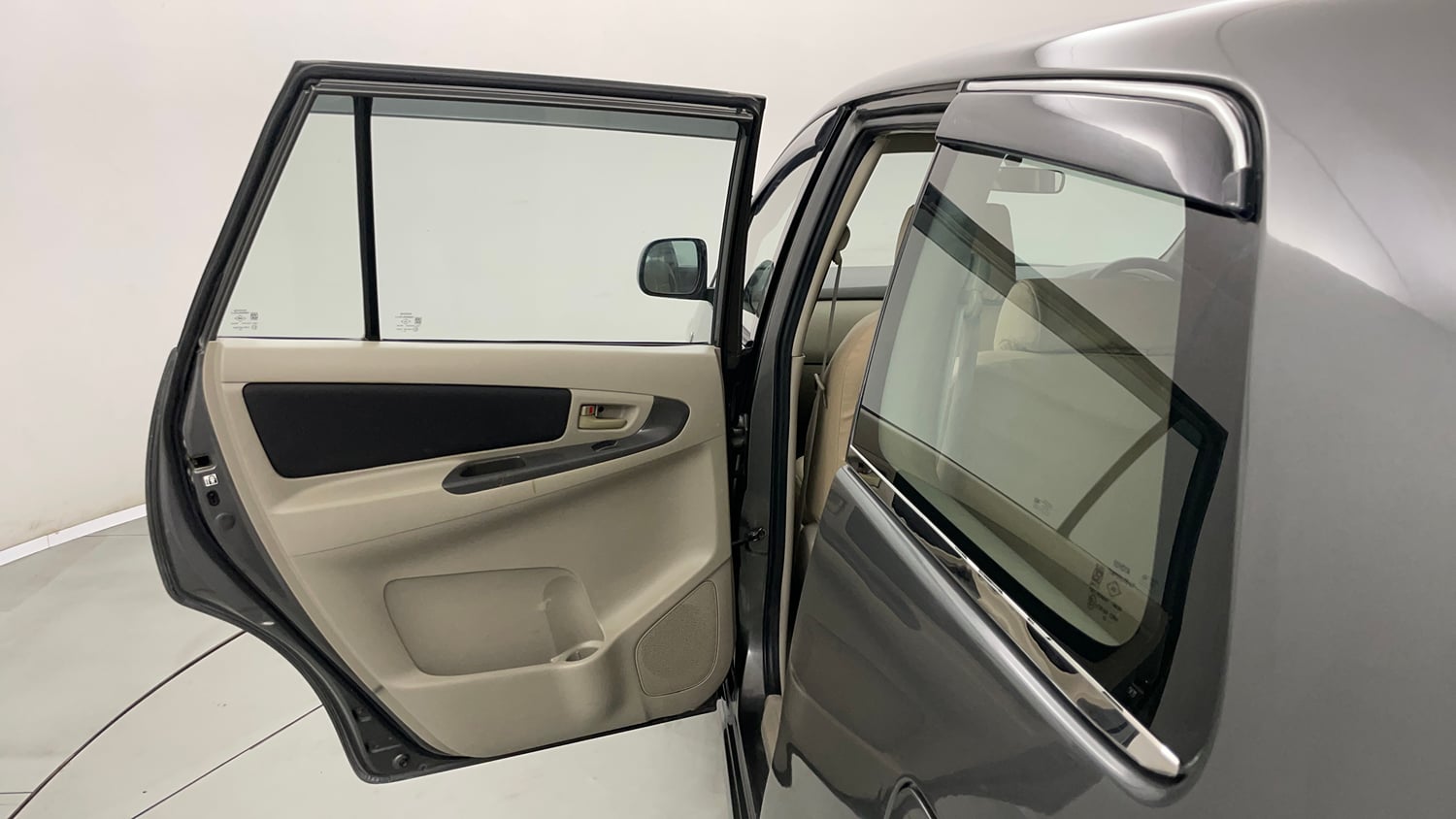 Used 2013 Toyota Innova 2.5 GX 8 STR BS-III Diesel Manual interior LEFT REAR DOOR OPEN VIEW