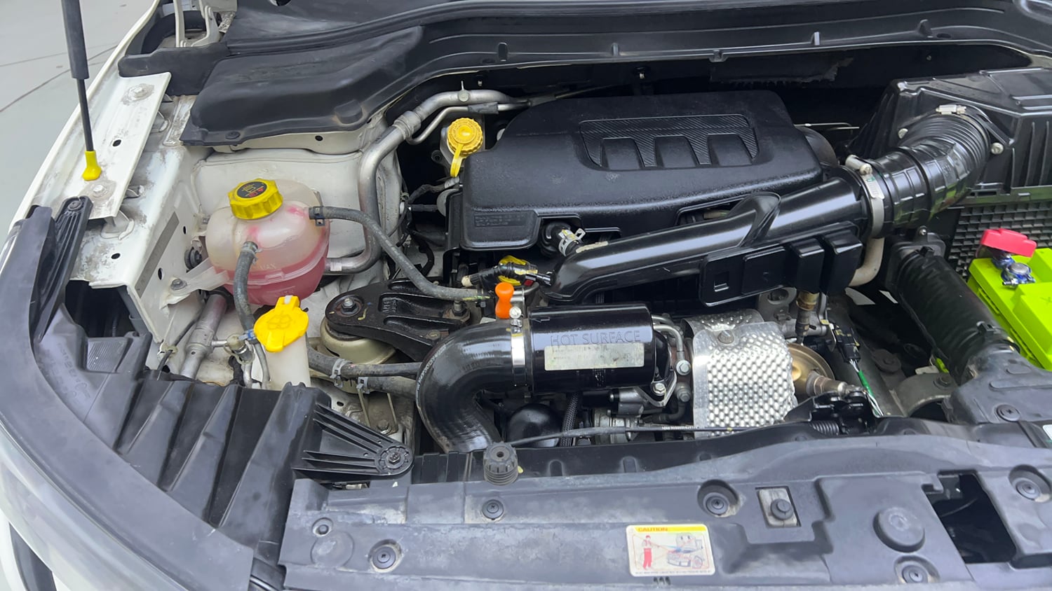 Used 2021 Mahindra XUV 300 W6 1.2 Petrol Petrol Manual engine ENGINE RIGHT SIDE VIEW