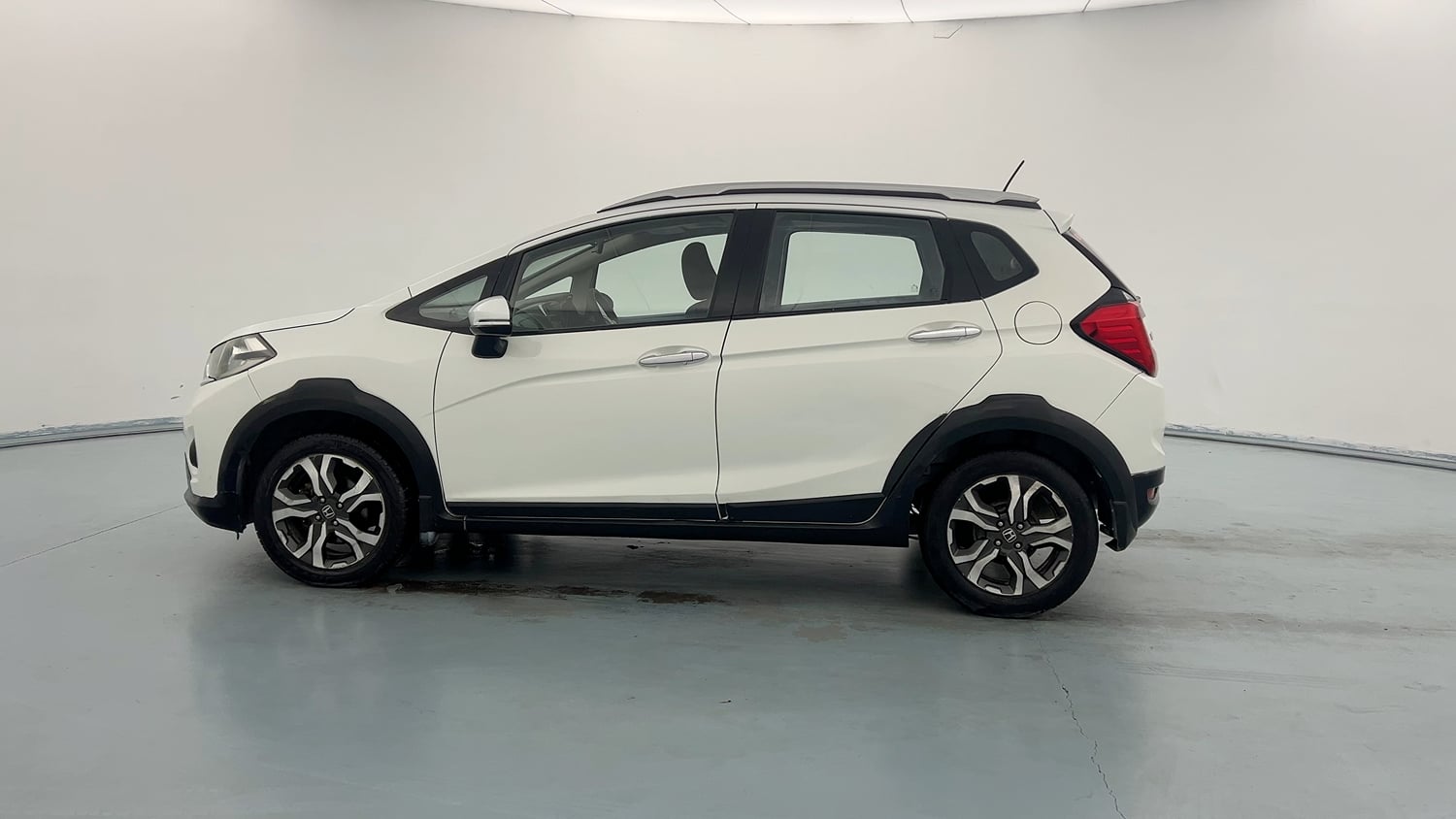 Used 2018 Honda WR-V VX MT Petrol Petrol Manual exterior LEFT SIDE VIEW