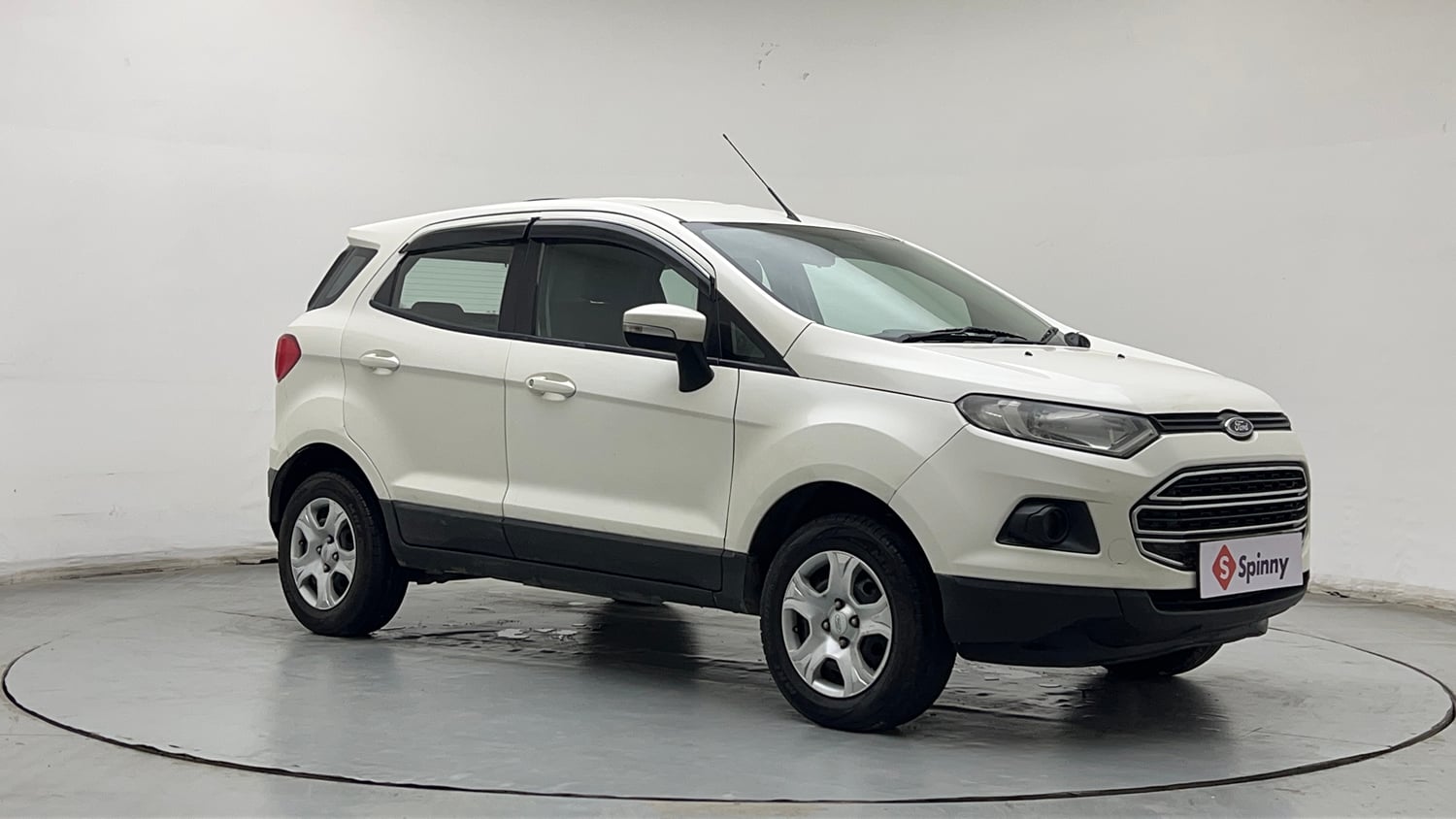 Used 2016 Ford EcoSport Trend 1.5L Ti-VCT Petrol Manual exterior RIGHT FRONT CORNER VIEW