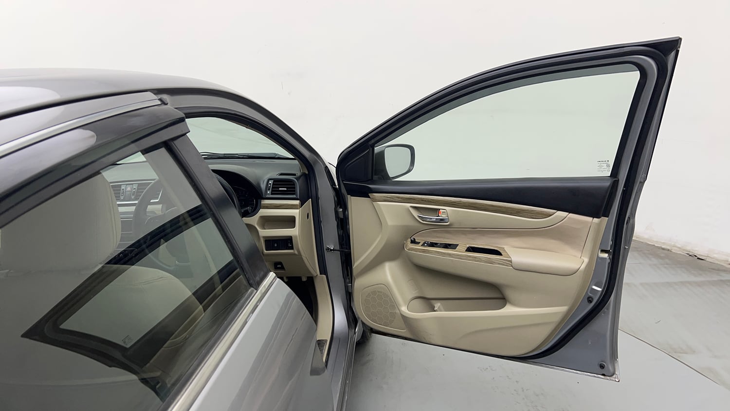 Used 2019 Maruti Suzuki Ciaz Sigma Hybrid 1.5 Petrol Manual interior RIGHT FRONT DOOR OPEN VIEW