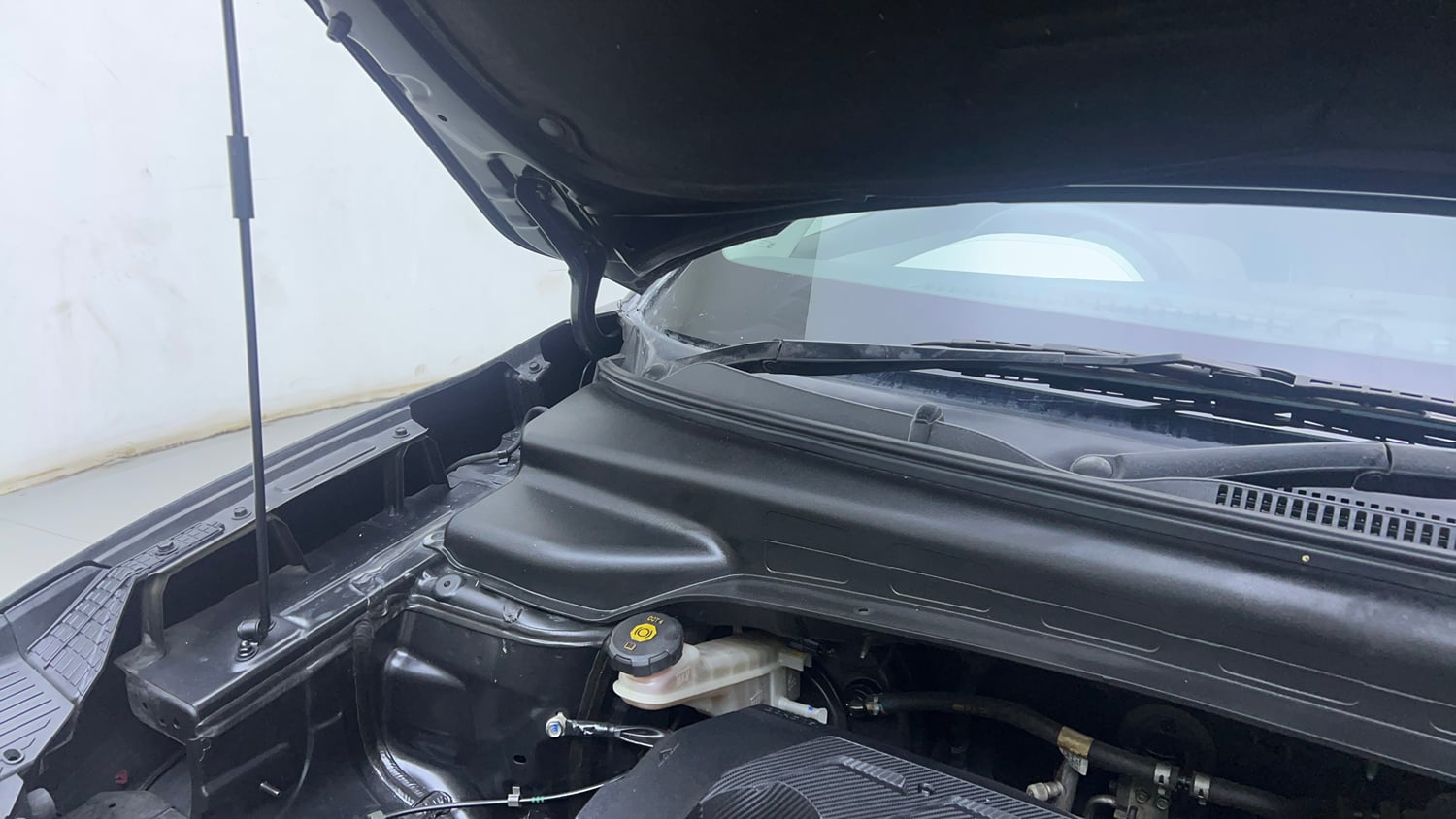 Used 2020 Hyundai Creta SX (O) 1.5 Petrol IVT Petrol Automatic engine ENGINE RIGHT SIDE HINGE & APRON VIEW