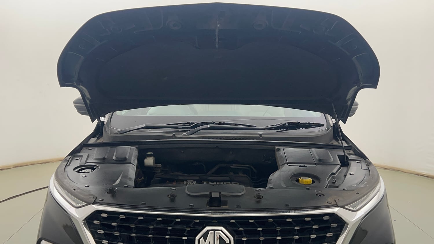 Used 2021 MG Motors Hector Sharp 1.5 Petrol Turbo DCT Petrol Automatic engine ENGINE & BONNET OPEN FRONT VIEW