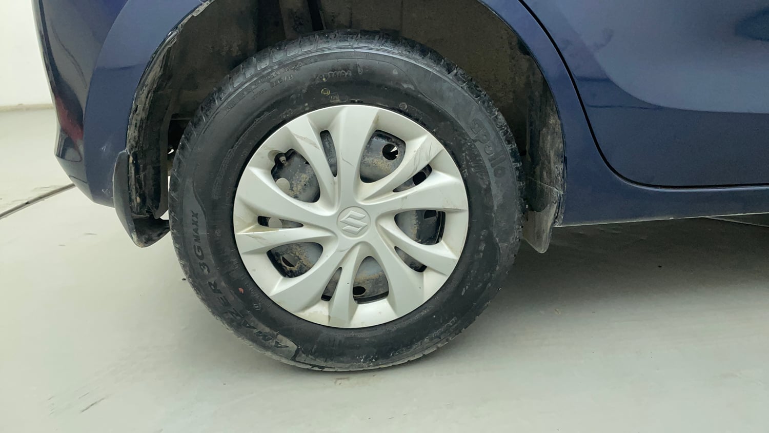 Used 2022 Maruti Suzuki Swift VXi Petrol Manual tyres RIGHT REAR TYRE RIM VIEW