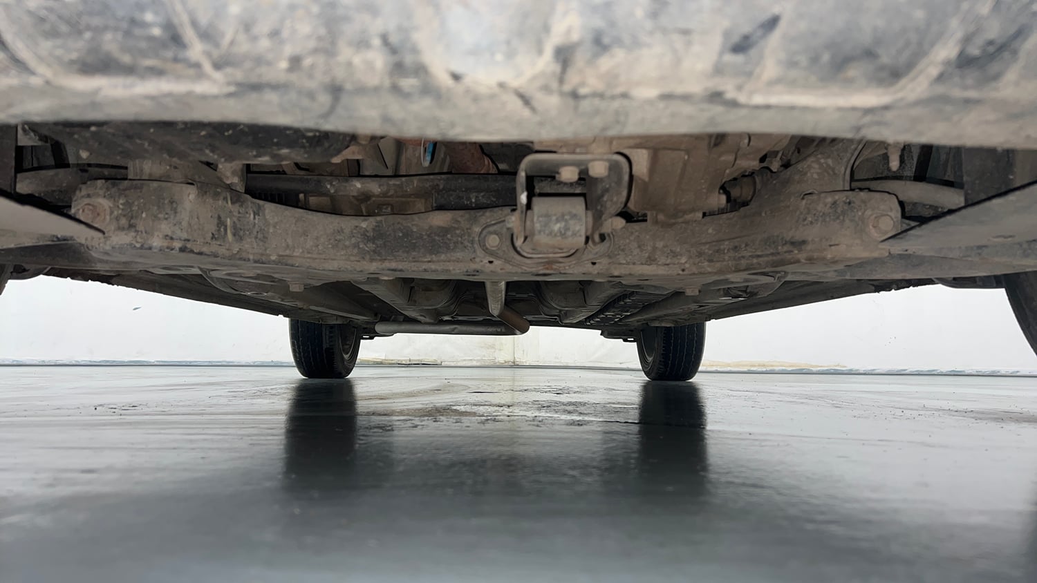 Used 2016 Hyundai Elite i20 Asta 1.2 Petrol Manual extra FRONT LEFT UNDERBODY VIEW