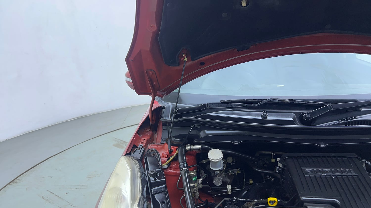 Used 2014 Maruti Suzuki Swift VXi Petrol Manual engine ENGINE RIGHT SIDE HINGE & APRON VIEW