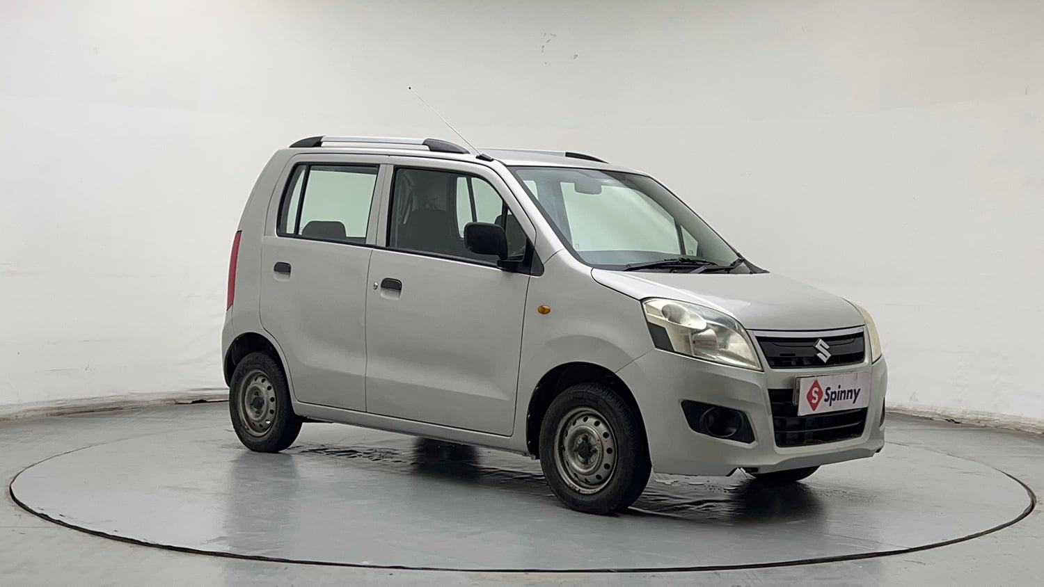Used 2013 Maruti Suzuki Wagon R LXI Petrol Manual exterior RIGHT FRONT CORNER VIEW