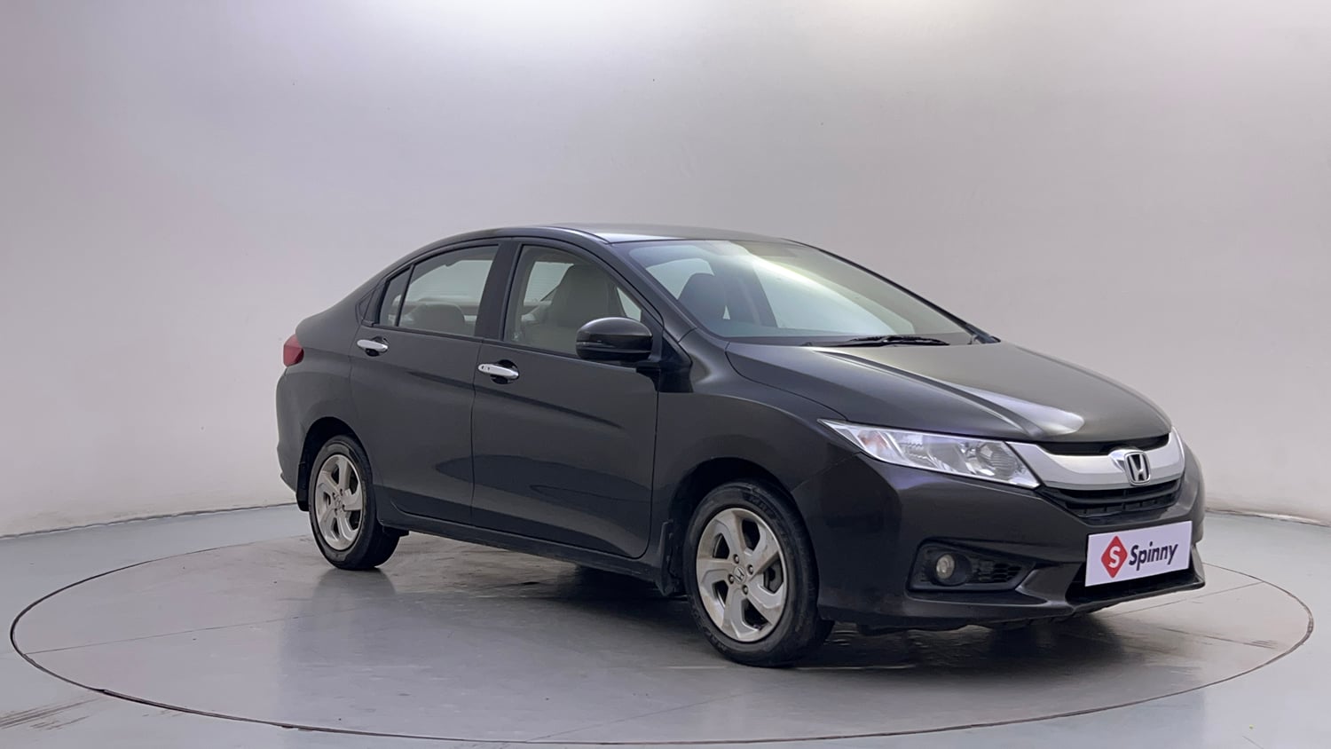 Used 2015 Honda City VX Petrol Manual exterior RIGHT FRONT CORNER VIEW