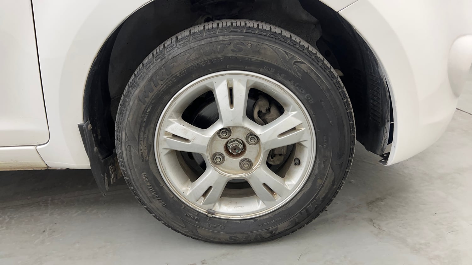 Used 2012 Hyundai i20 Sportz 1.2 BS-IV Petrol Manual tyres RIGHT FRONT TYRE RIM VIEW