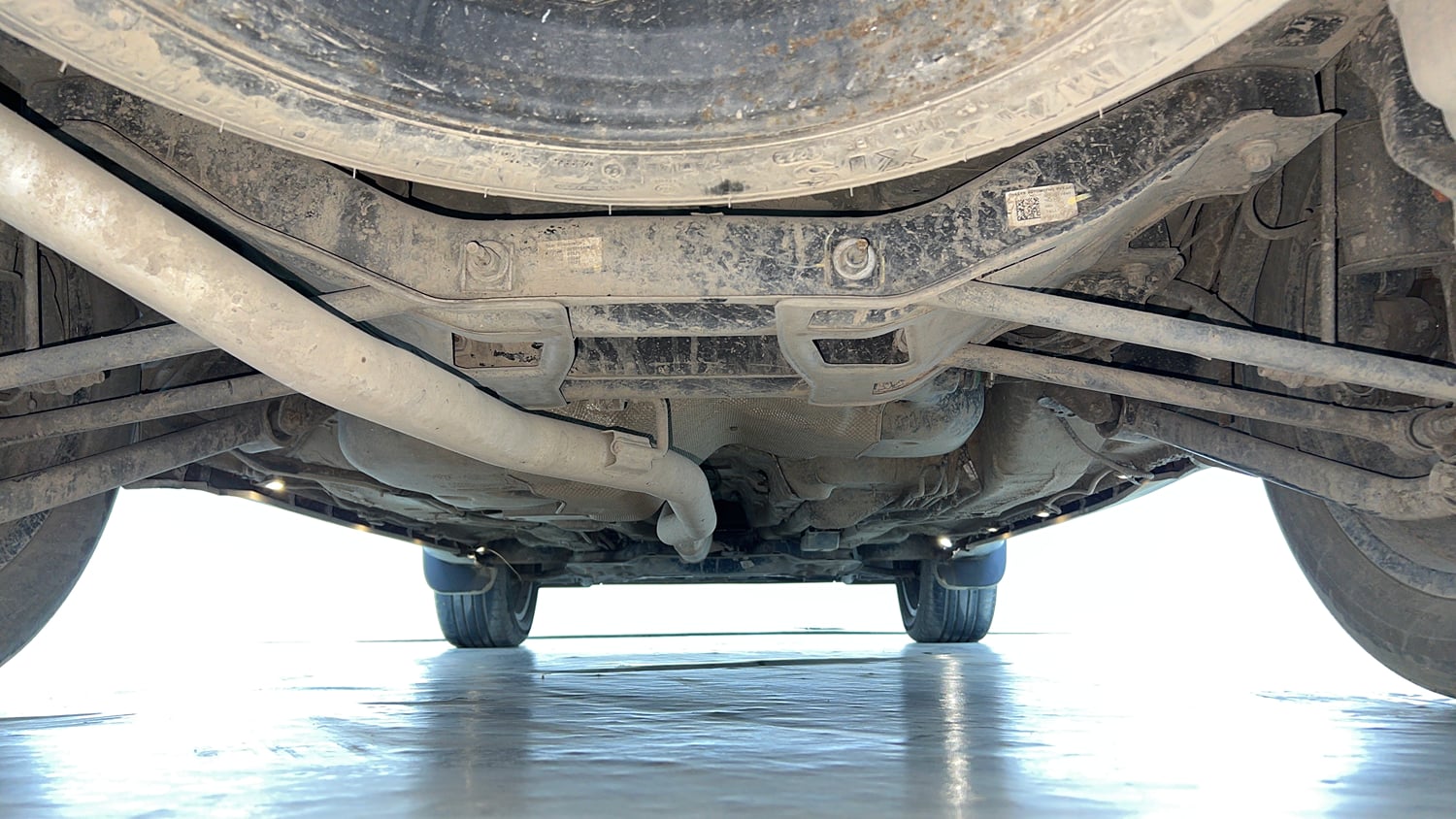 Used 2022 Jeep Meridian Limited (O) 4X2 AT Diesel Automatic extra REAR UNDERBODY VIEW (TAKEN FROM REAR)