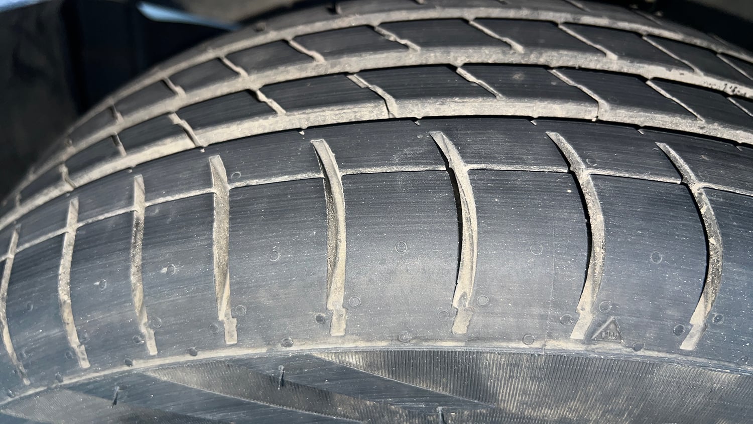 Used 2019 Maruti Suzuki Swift ZXi Plus Petrol Manual tyres LEFT FRONT TYRE TREAD VIEW