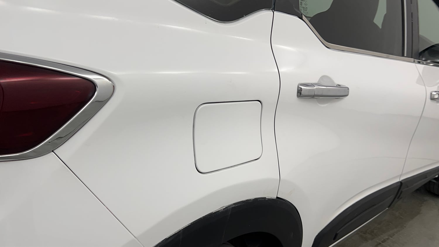 Used 2022 Renault Triber RXZ Petrol Manual dents MINOR DENT