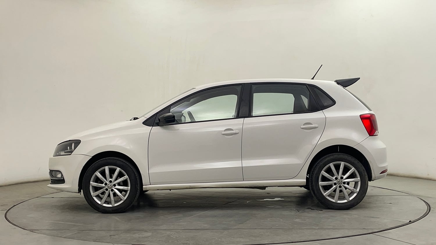 Used 2018 Volkswagen Polo Highline Plus 1.0 (P) 16 Alloy Petrol Manual exterior LEFT SIDE VIEW