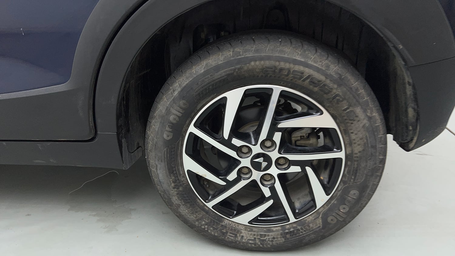 Used 2024 Mahindra XUV 3XO AX5L 1.2 Petrol Petrol Manual tyres LEFT REAR TYRE RIM VIEW