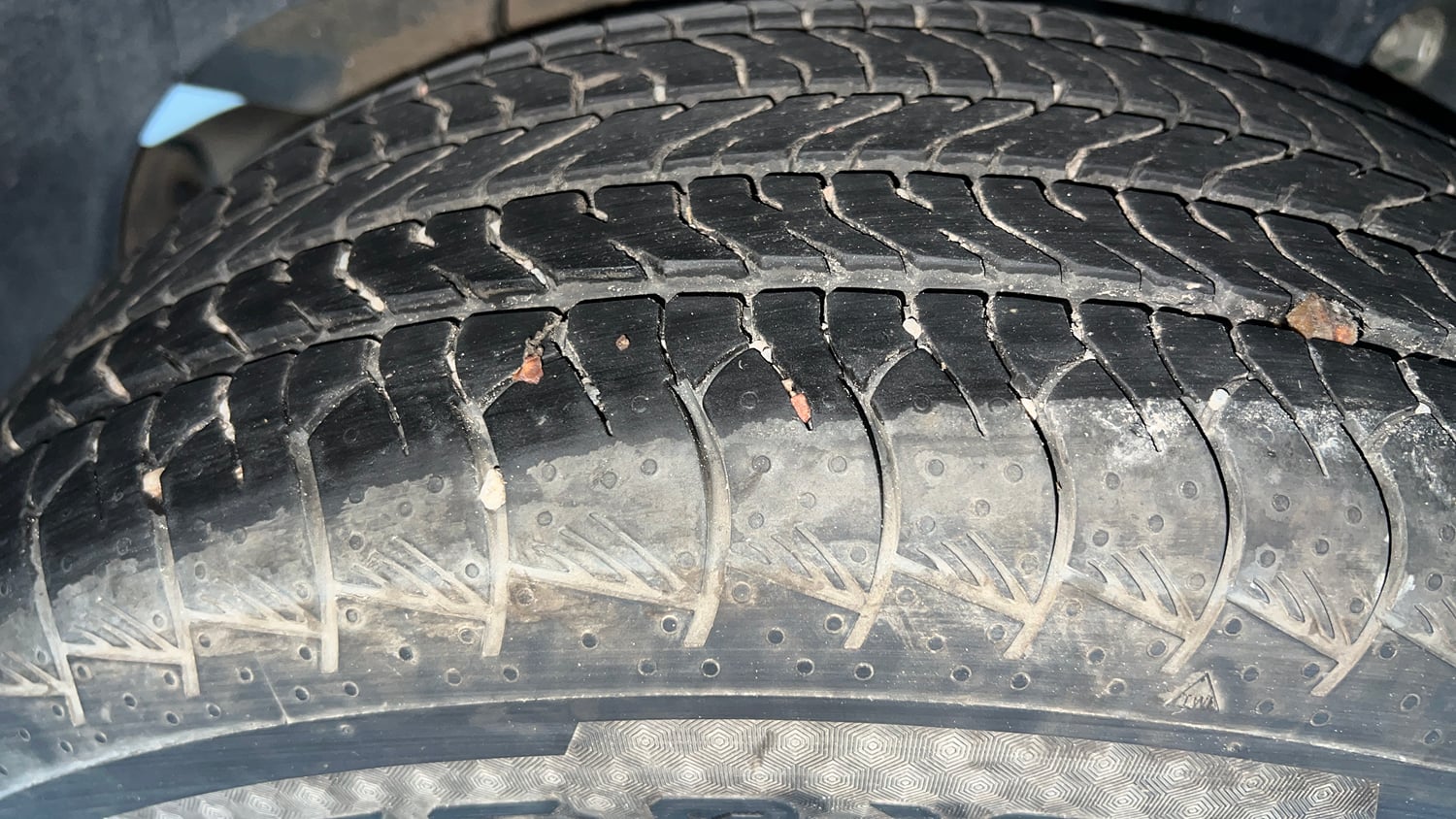 Used 2024 Mahindra XUV 3XO AX5L 1.2 Petrol Petrol Manual tyres RIGHT REAR TYRE TREAD VIEW