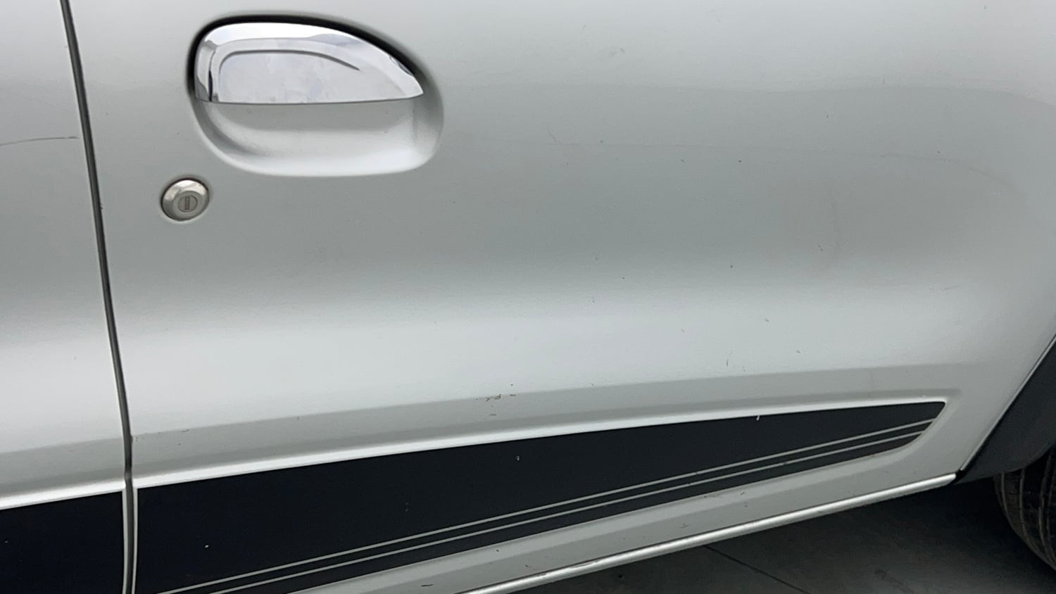 Used 2022 Renault Kwid RXT 1.0 (O) Petrol Manual dents MINOR DENT