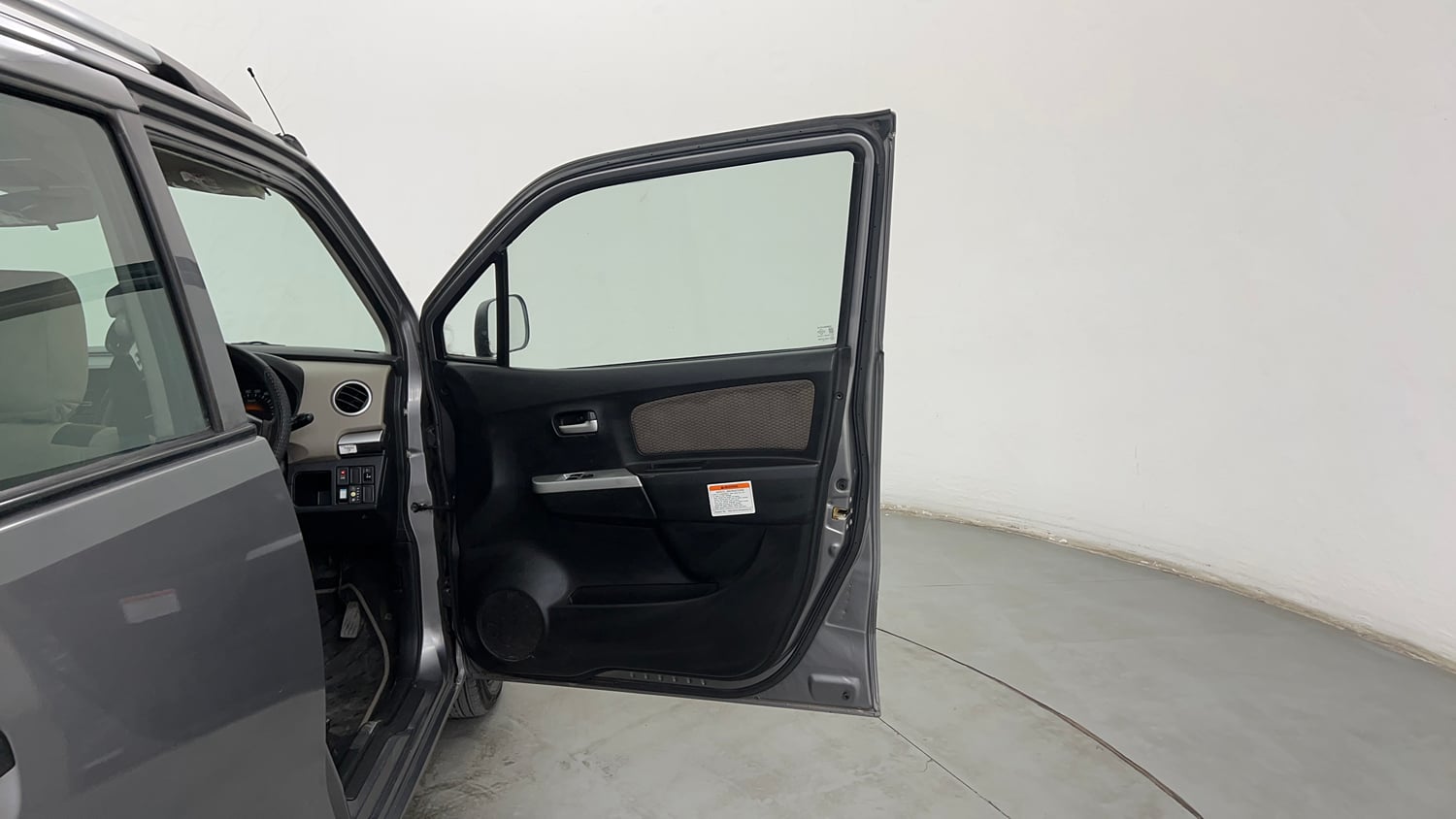 Used 2013 Maruti Suzuki Wagon R LXI CNG Cng Manual interior RIGHT FRONT DOOR OPEN VIEW