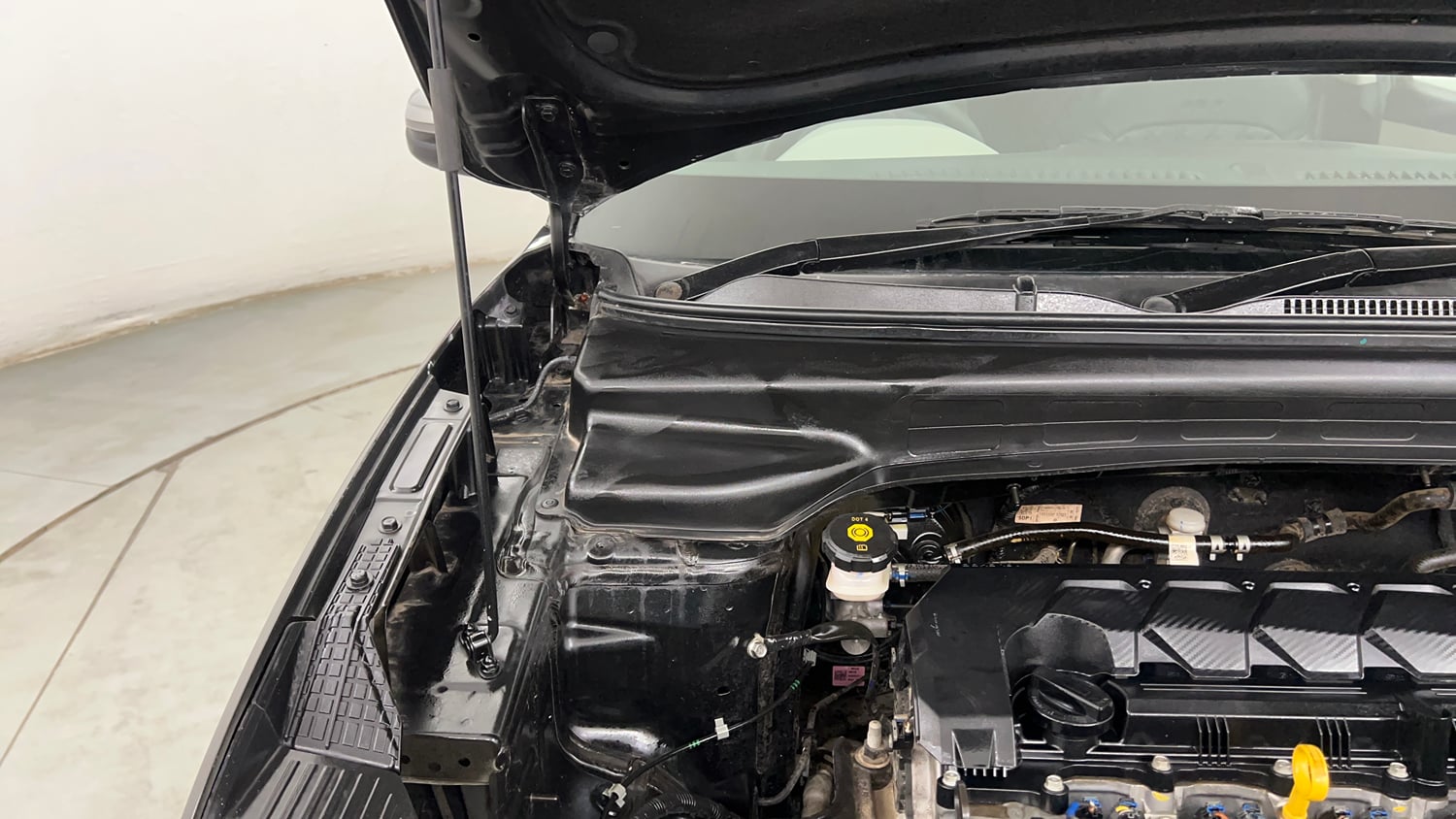 Used 2022 Hyundai Creta EX 1.5 Petrol Petrol Manual engine ENGINE RIGHT SIDE HINGE & APRON VIEW